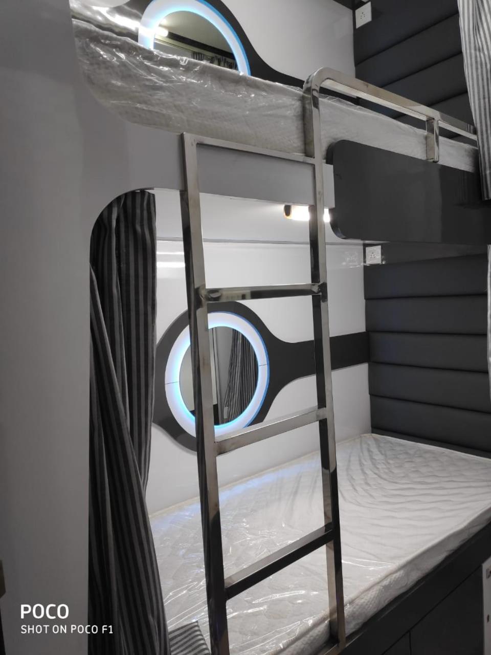 Ocean Dormitory Mumbai Exterior foto