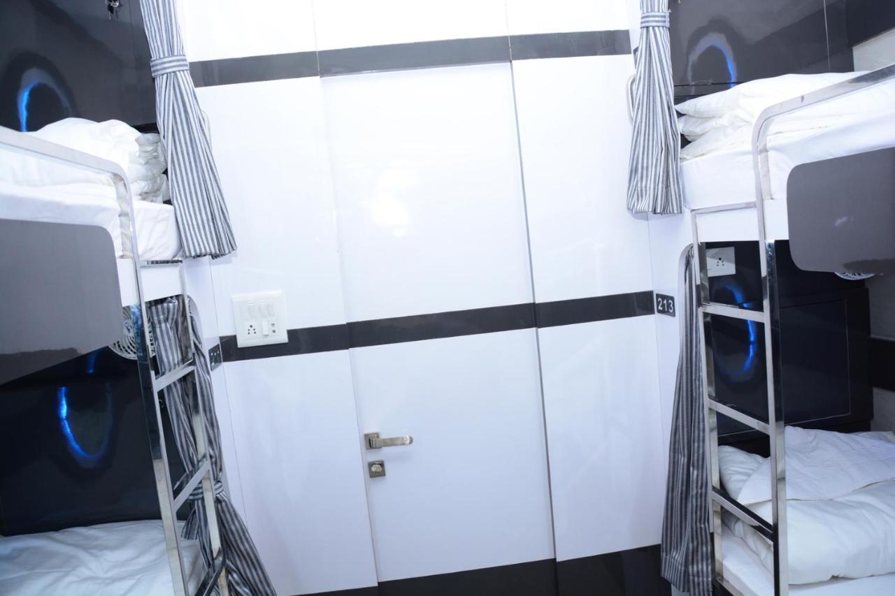 Ocean Dormitory Mumbai Exterior foto