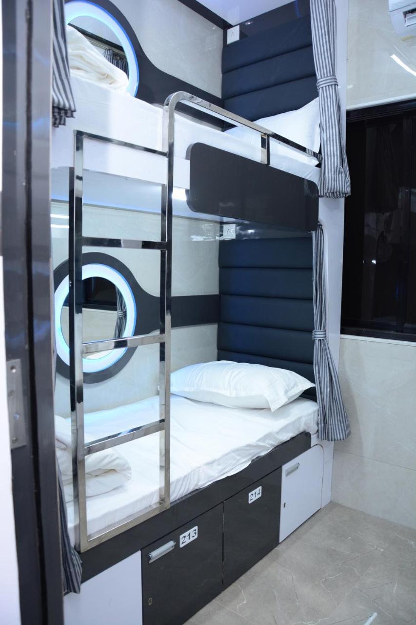 Ocean Dormitory Mumbai Exterior foto