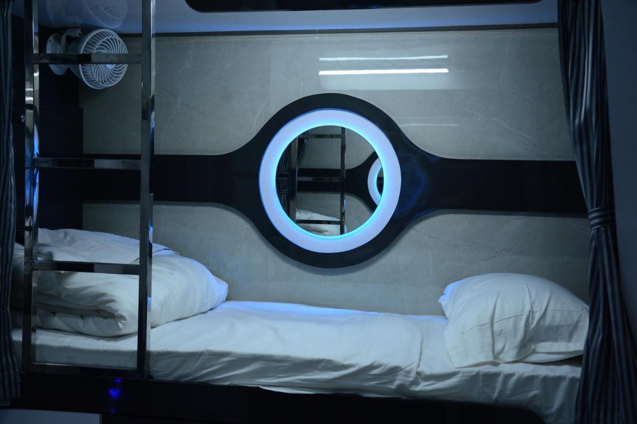 Ocean Dormitory Mumbai Exterior foto