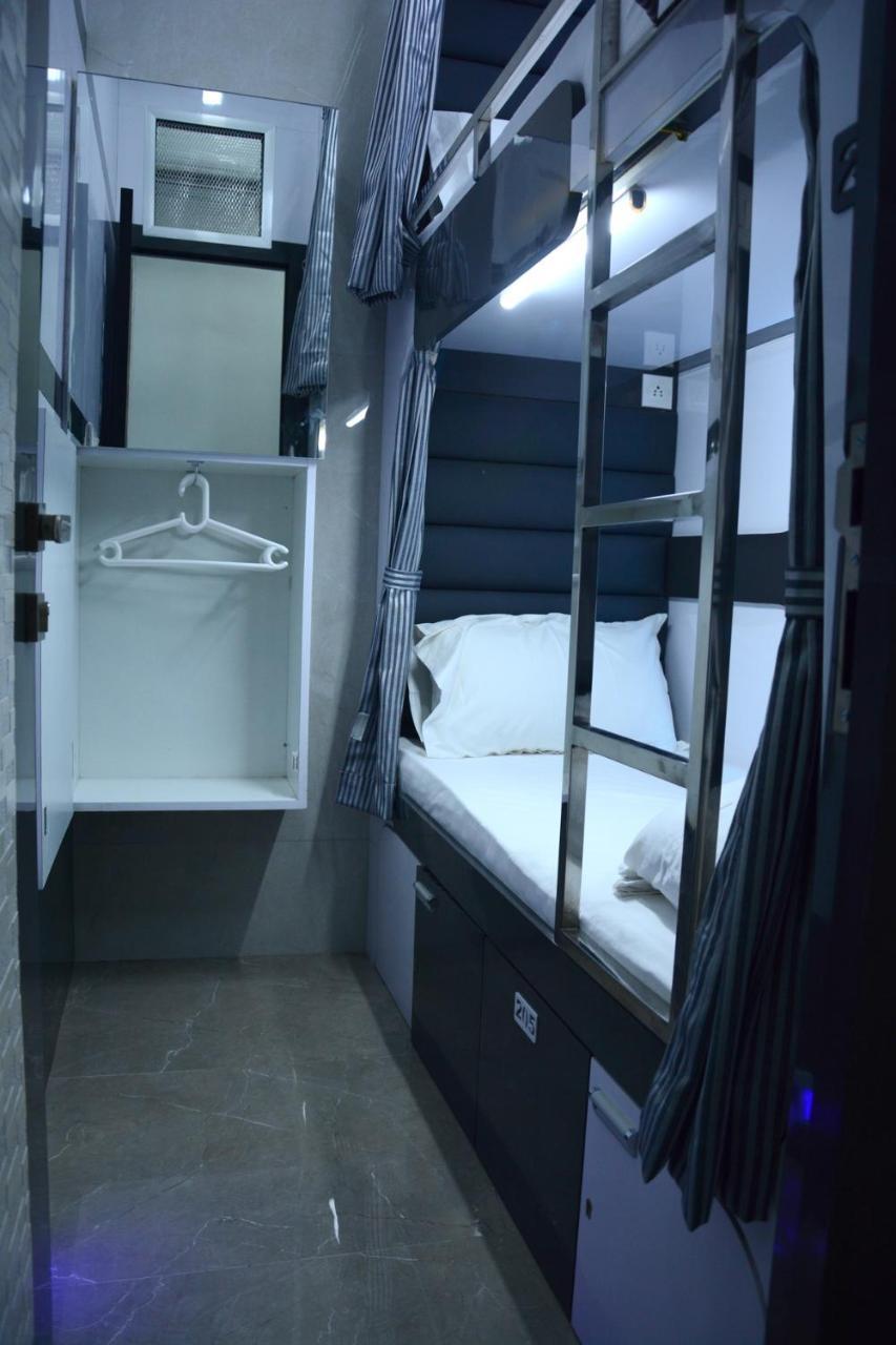 Ocean Dormitory Mumbai Exterior foto