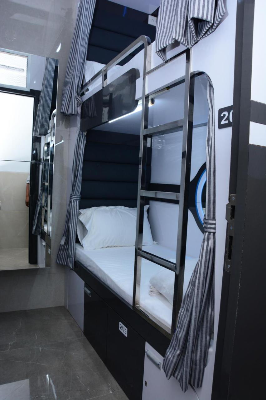 Ocean Dormitory Mumbai Exterior foto