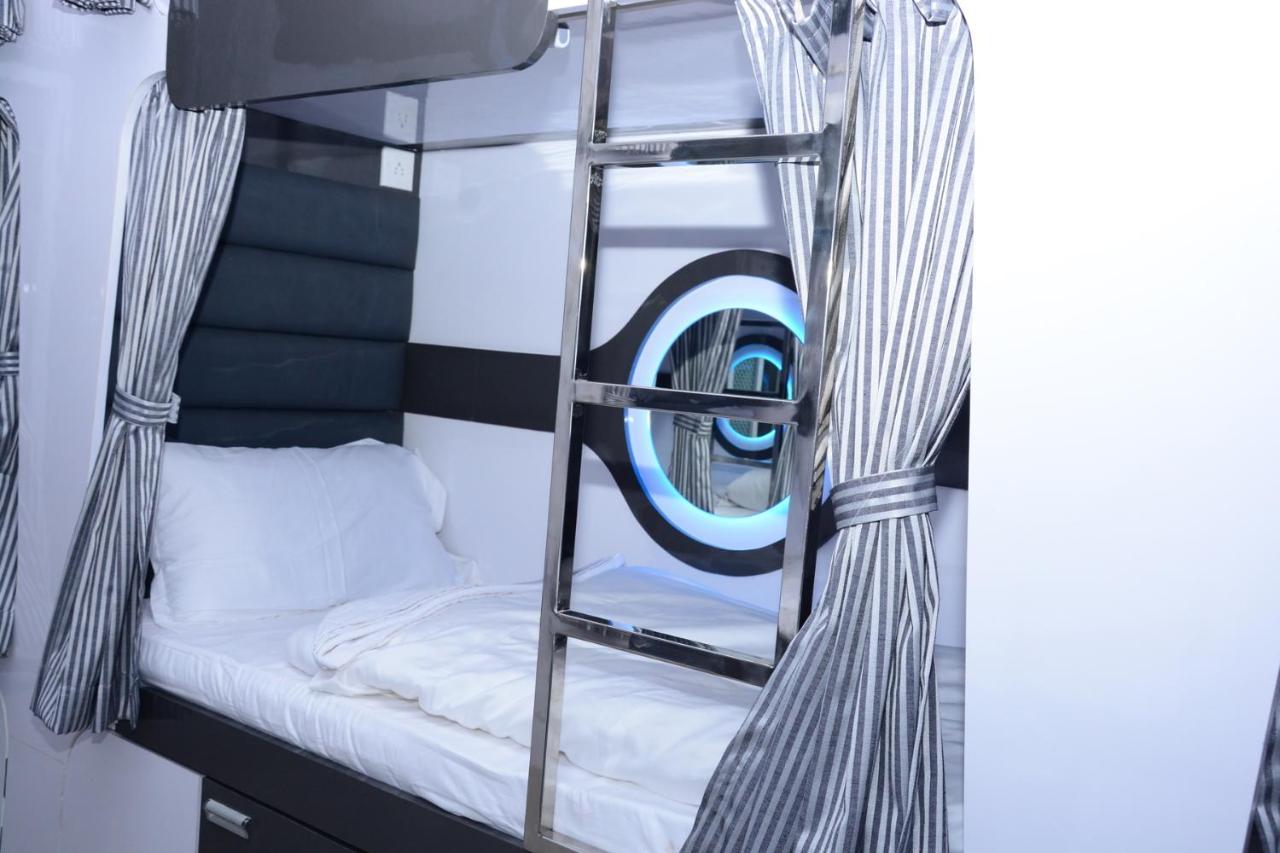 Ocean Dormitory Mumbai Exterior foto